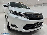 Toyota Harrier 2.0A 2016 White Sunroof Rear Entertaiment